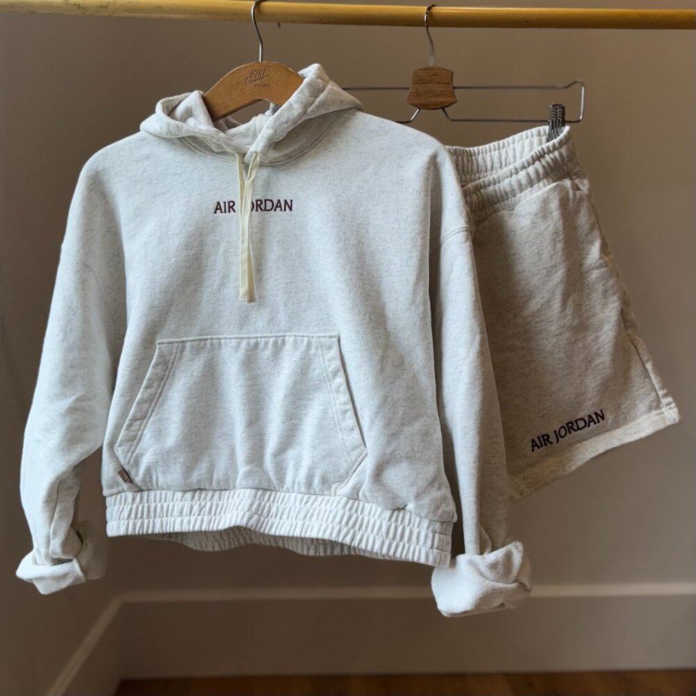 AIR JORDAN WORDMARK WOMENS PREMIUM HEAVY WEIGHT FLEECE SET SMALL LIGHT OATMEAL